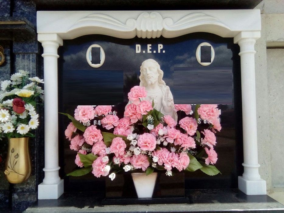 Arte funerario: Servicios de Extremeña del Granito Arte funerario: Servicios de Extremeña del Granito