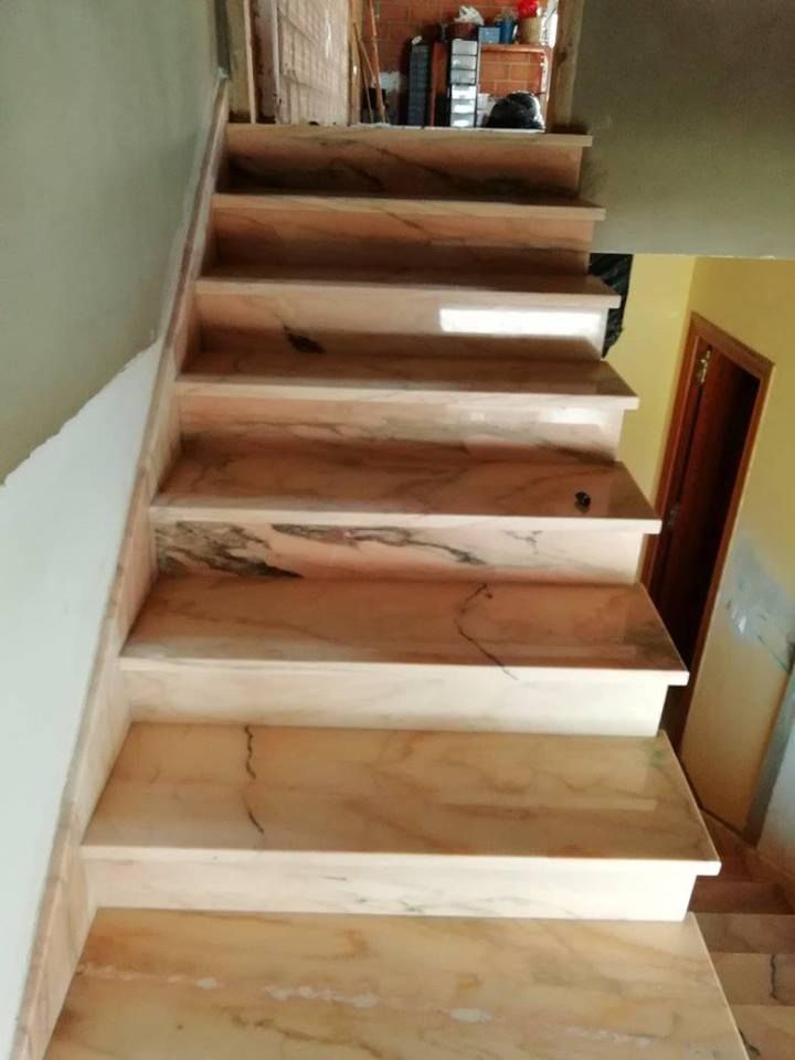 Escaleras y chimeneas: Servicios de Extremeña del Granito Escaleras y chimeneas: Servicios de Extremeña del Granito