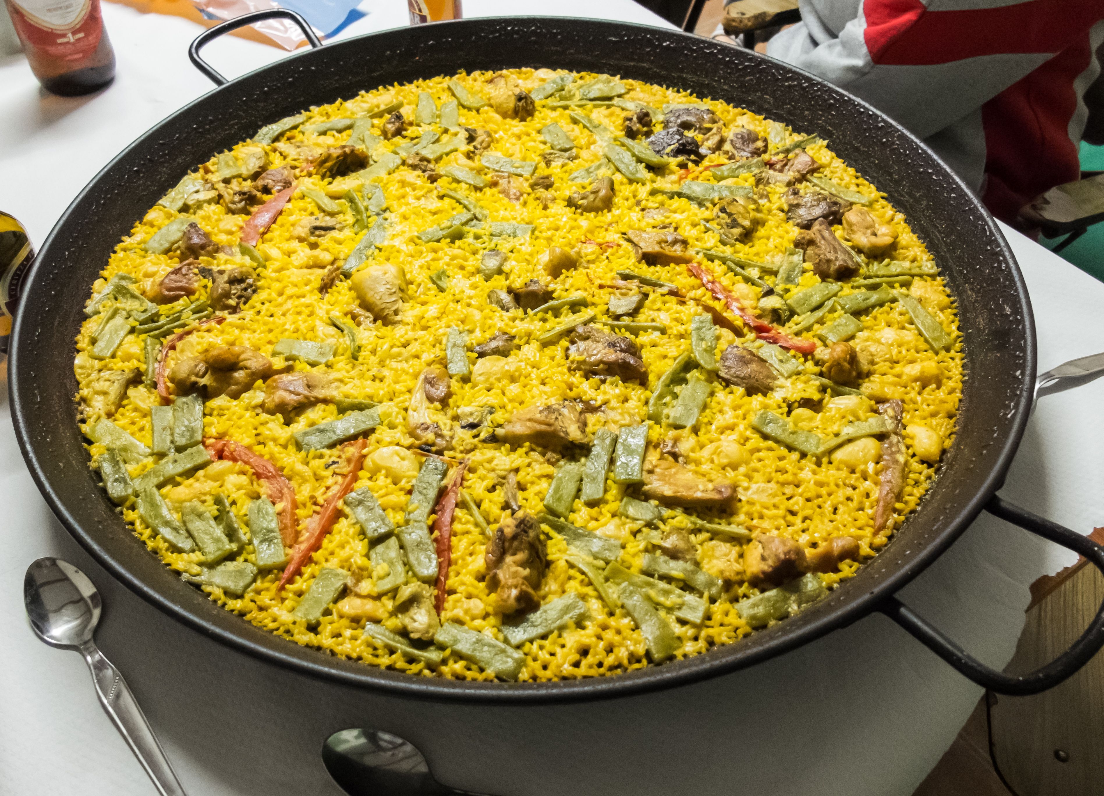 Paella valenciana: de Hotel Los Maños Paella valenciana: de Hotel Los Maños