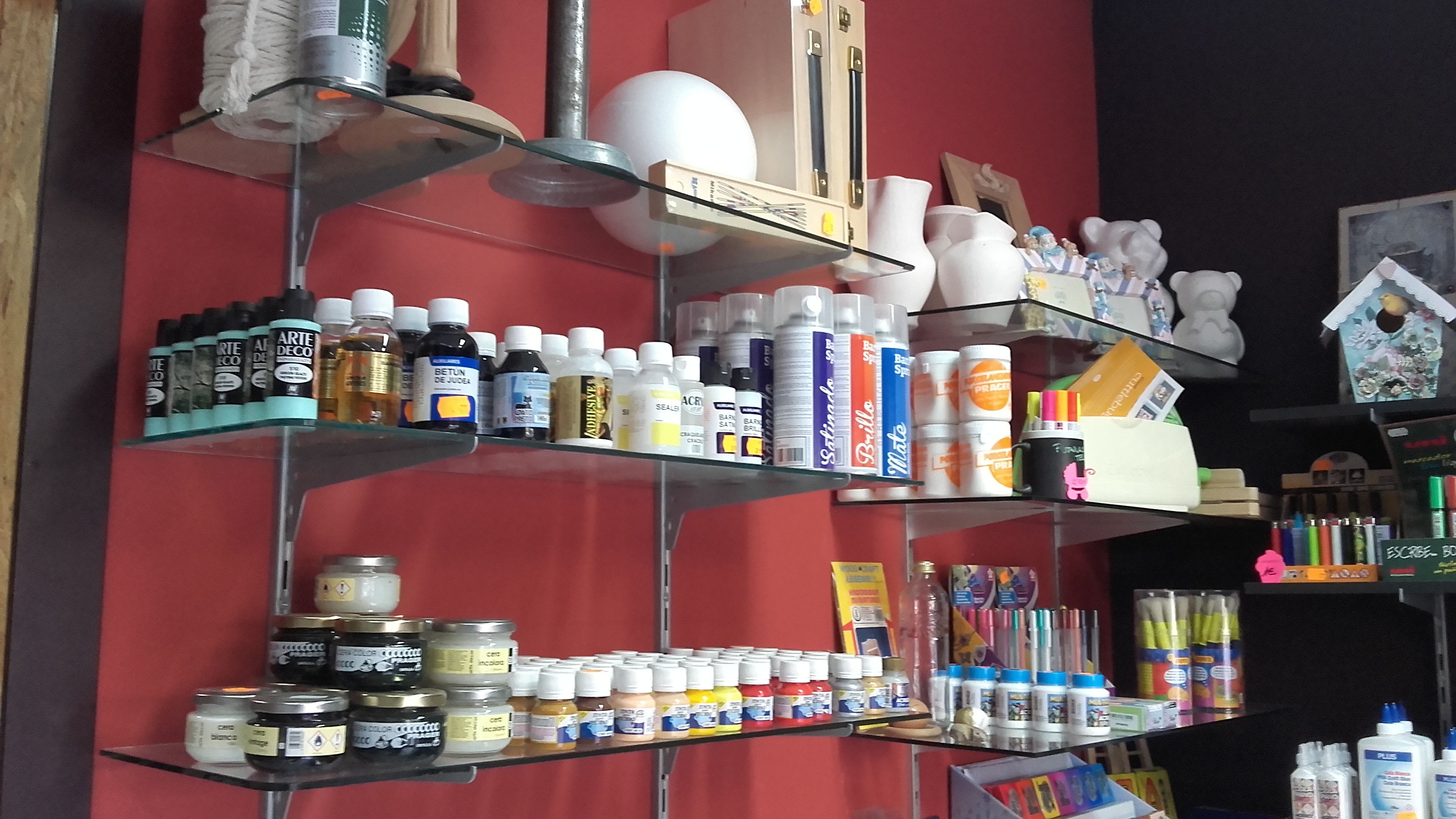 Manualidades: Productos y servicios de l'Art de les Mans Manualidades: Productos y servicios de l'Art de les Mans
