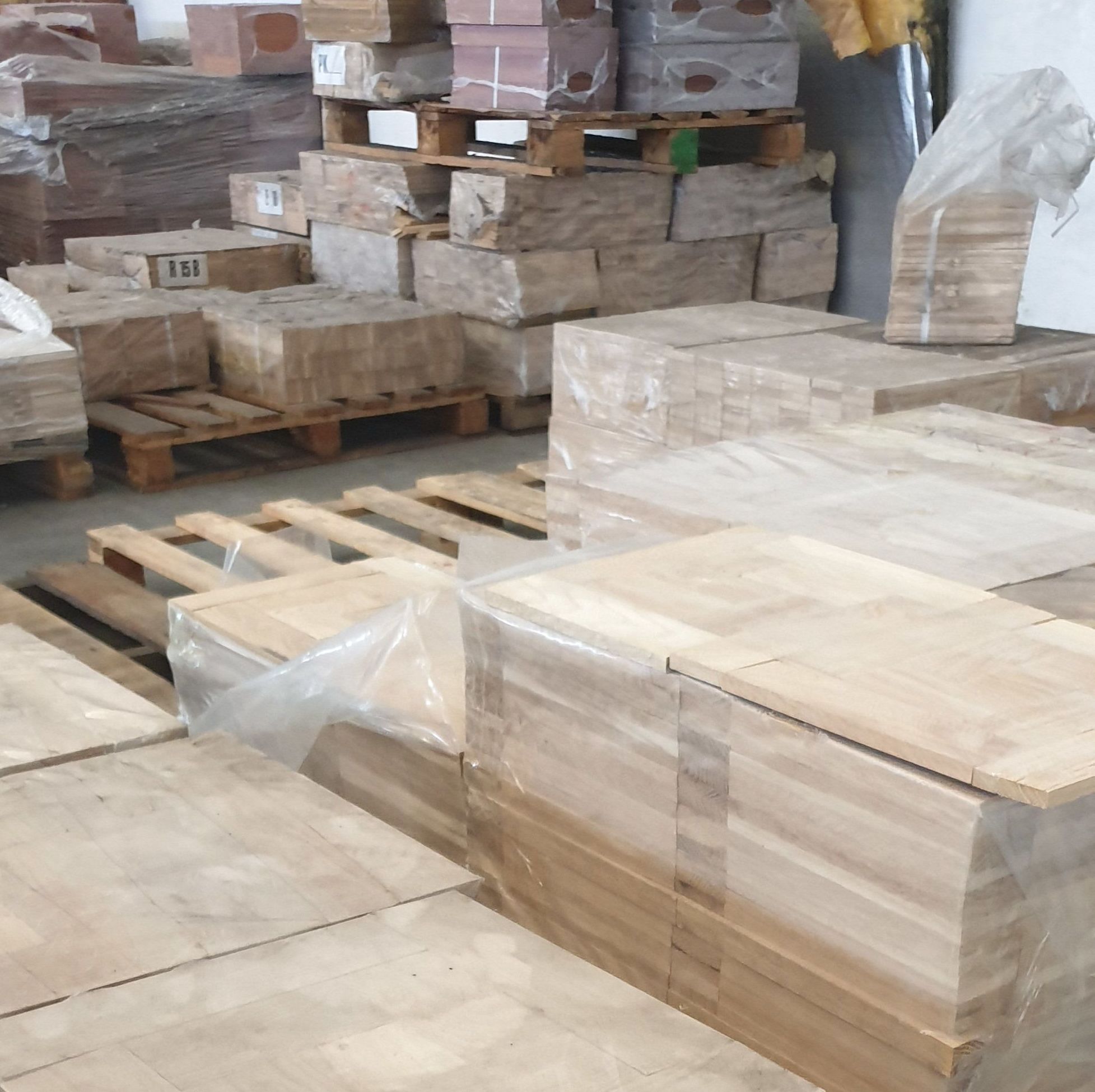 Venta parquets, tarimas , rodapies, colas, barnices, lijas para suelos ASTURIAS Venta parquets, tarimas , rodapies, colas, barnices, lijas para suelos ASTURIAS