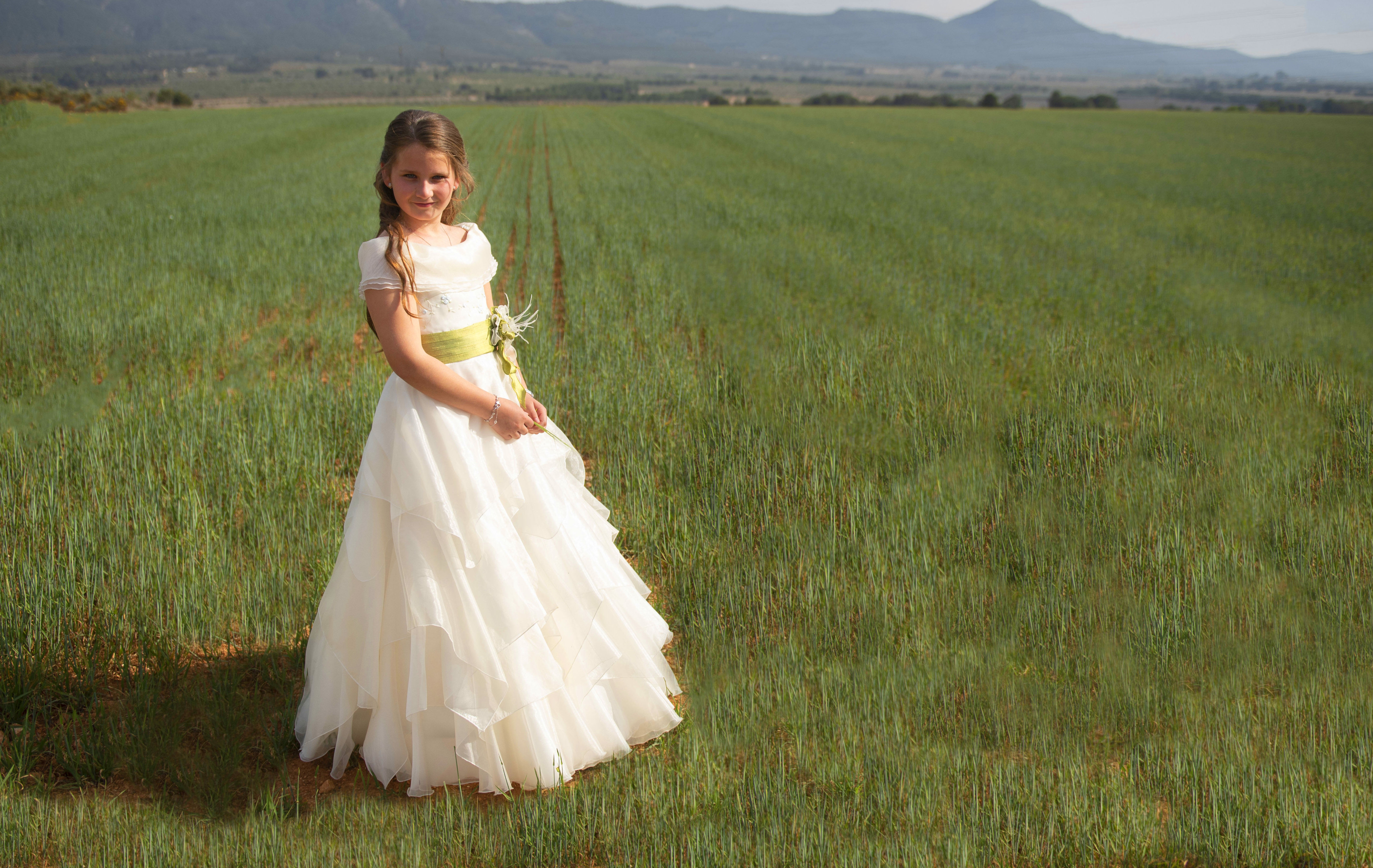 Comunión: Catálogo de ATELIER YOLANDA NOVIAS Comunión: Catálogo de ATELIER YOLANDA NOVIAS
