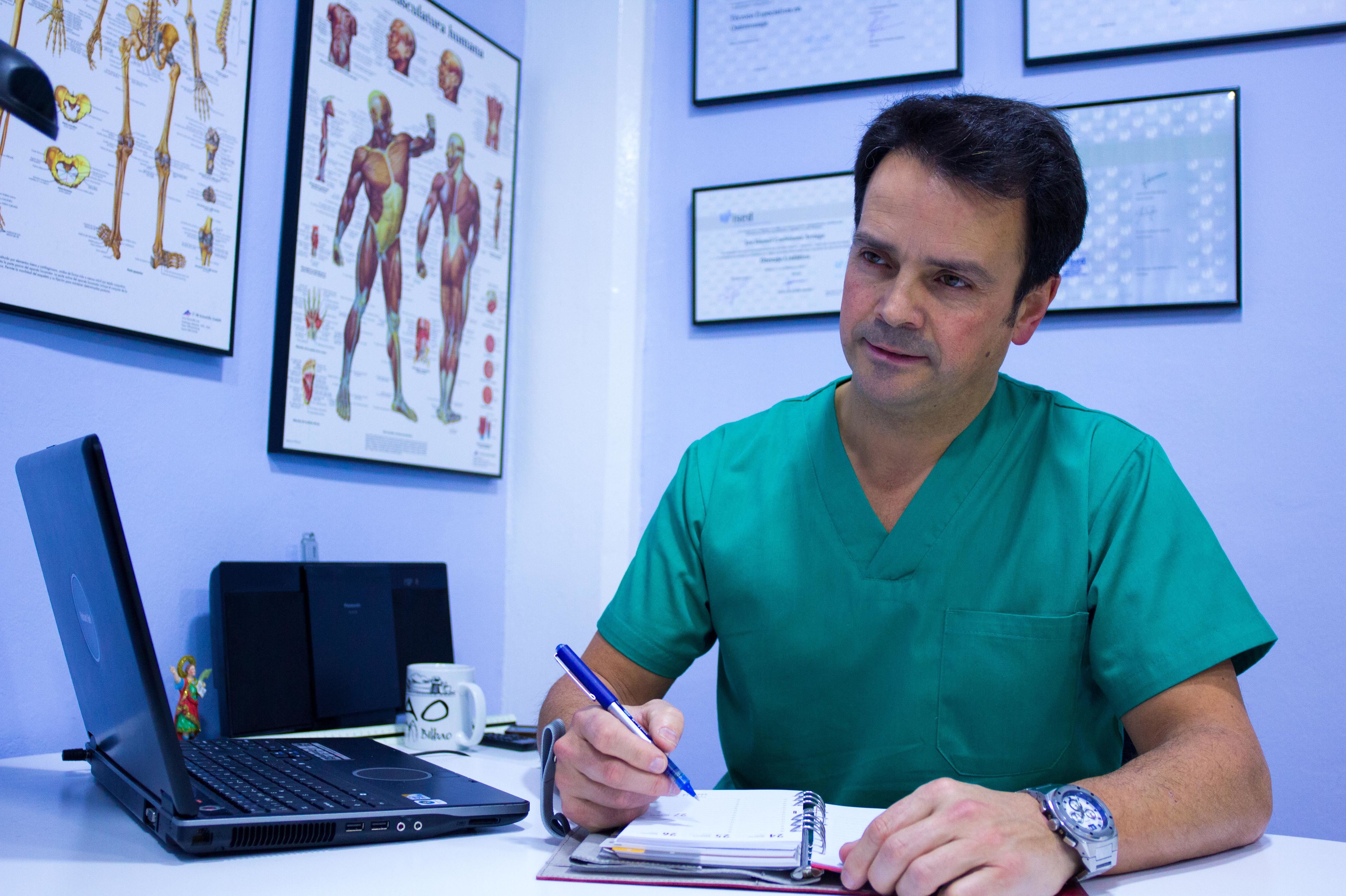 Jon Castresana · Osteópata : Tratamientos & Tarifas de Centro de Recuperación Física Lotería 2 Casco Viejo Jon Castresana · Osteópata : Tratamientos & Tarifas de Centro de Recuperación Física Lotería 2 Casco Viejo