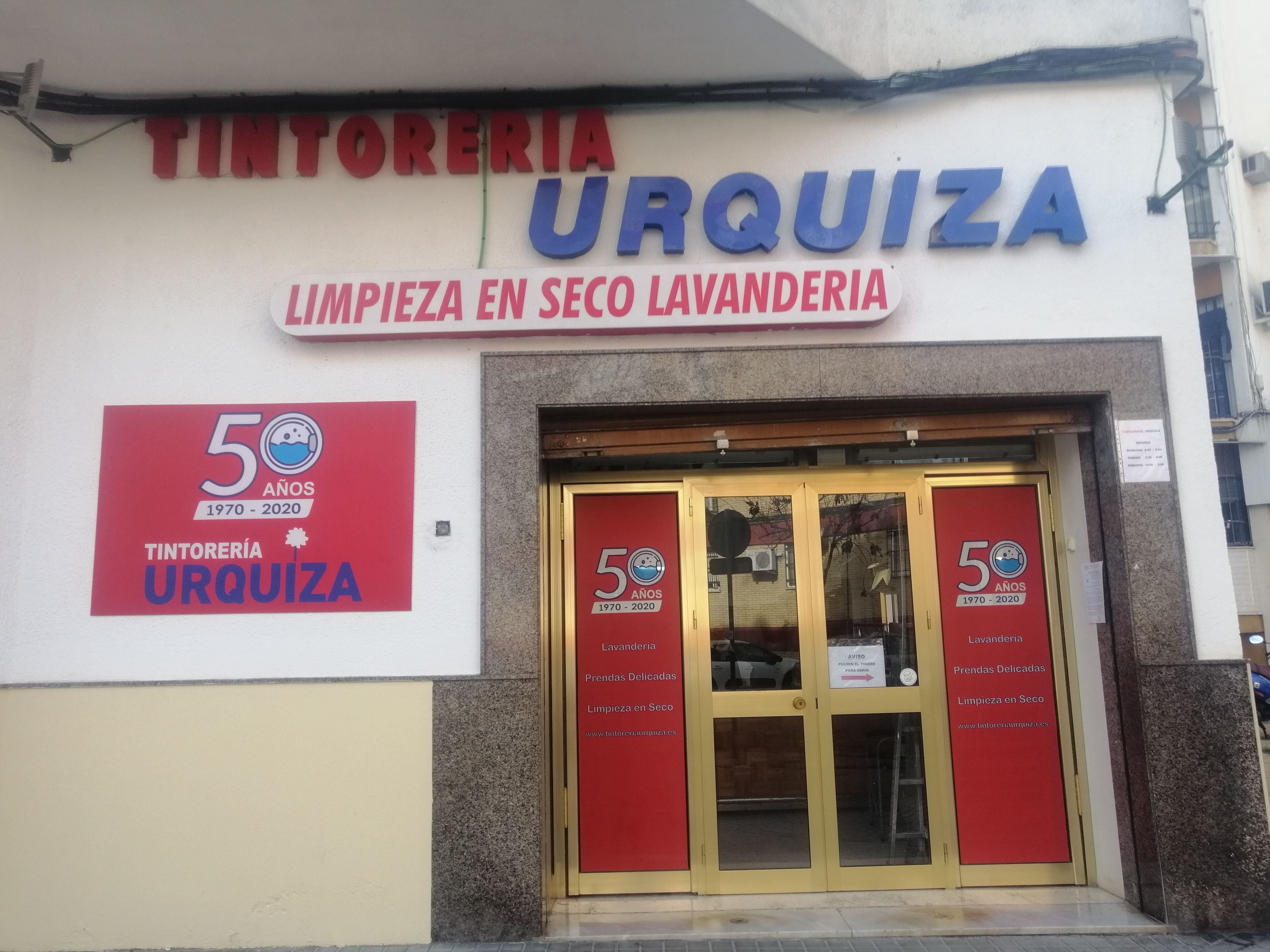Tintorería Urquiza: Prestaciones de Tintorería Urquiza Tintorería Urquiza: Prestaciones de Tintorería Urquiza