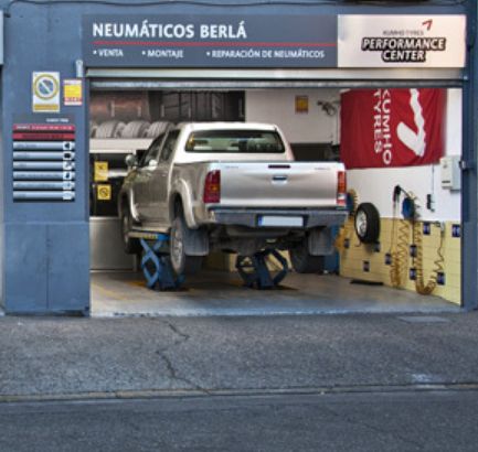 Venta de neumáticos: Servicios of Neumáticos Berlá Venta de neumáticos: Servicios of Neumáticos Berlá