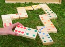 Juegos para el jardín, domino gigante.... Juegos para el jardín, domino gigante....