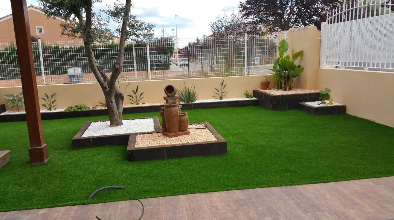 Proyecto en jardín particular con césped artificial Valencia