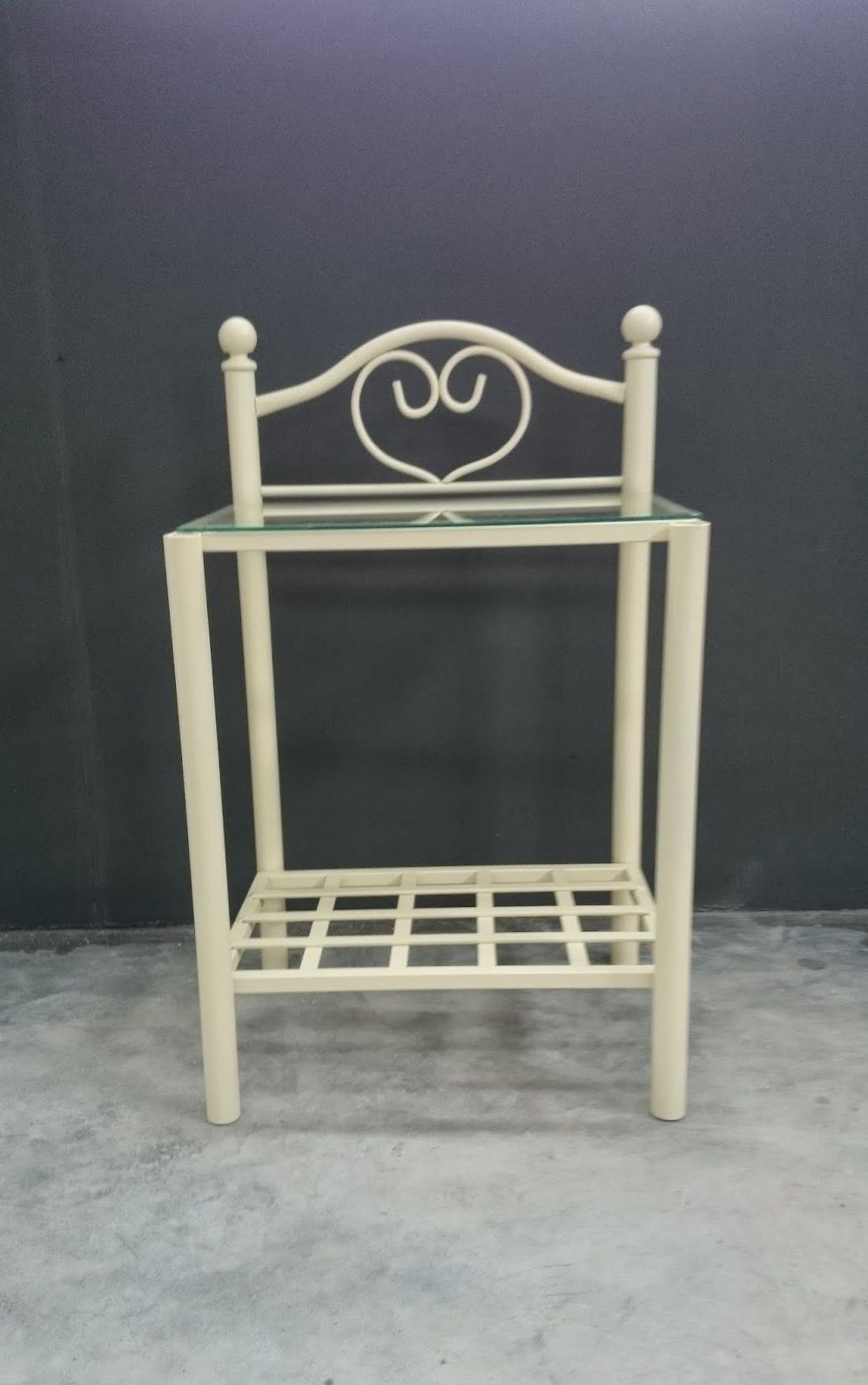 Mesita Corazón: Catálogo de muebles de forja de Forja Manuel Jiménez Mesita Corazón: Catálogo de muebles de forja de Forja Manuel Jiménez