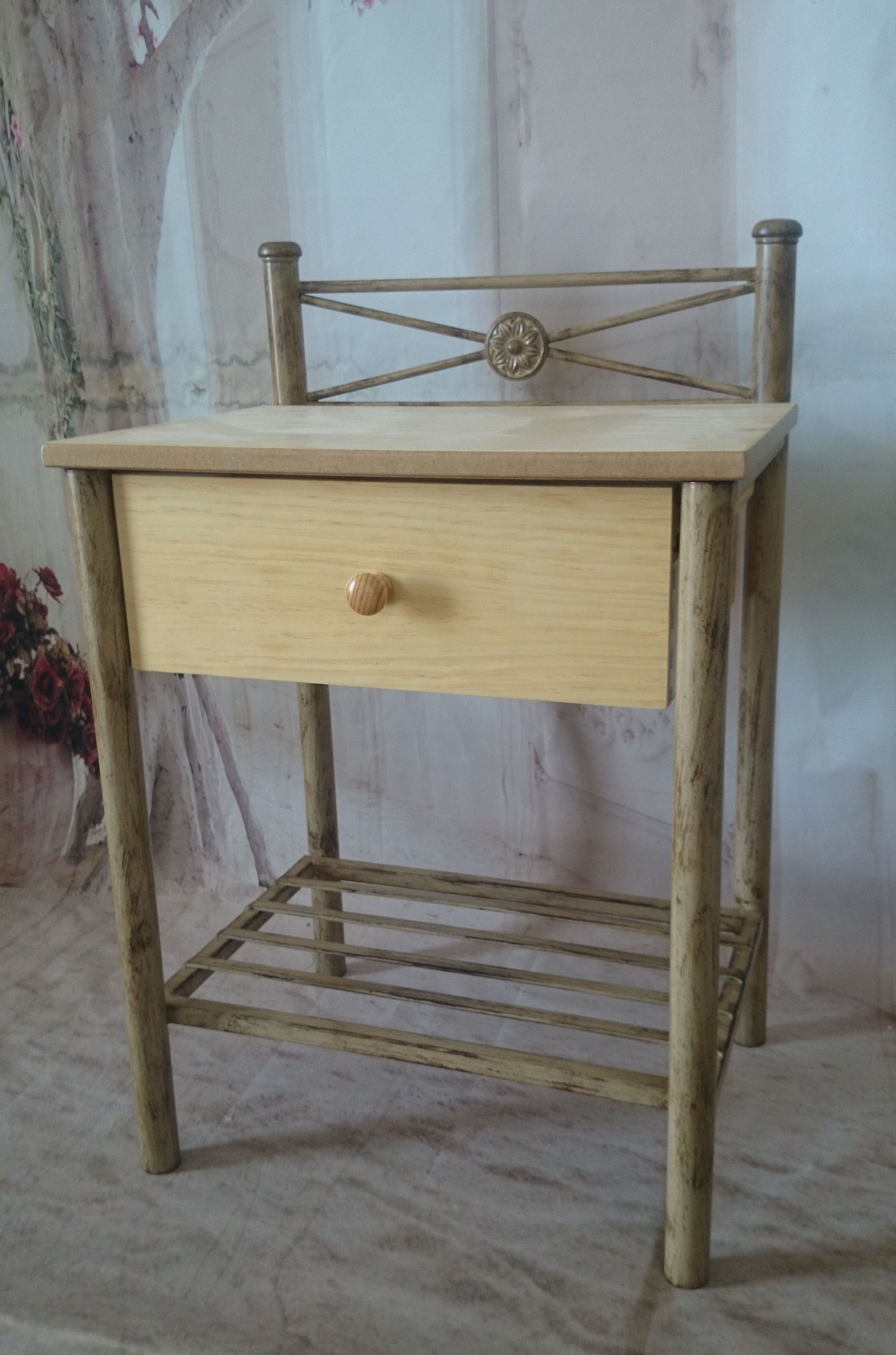 Mesita Torreblanca: Catálogo de muebles de forja de Forja Manuel Jiménez Mesita Torreblanca: Catálogo de muebles de forja de Forja Manuel Jiménez