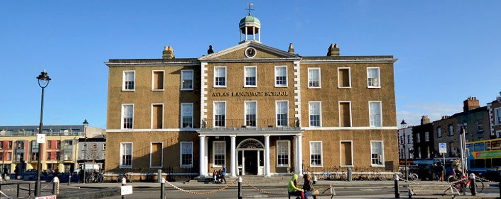 Cursos en el extranjero para adultos (mayores 18 años): Catálogo de Piccadilly Idiomas Cursos en el extranjero para adultos (mayores 18 años): Catálogo de Piccadilly Idiomas