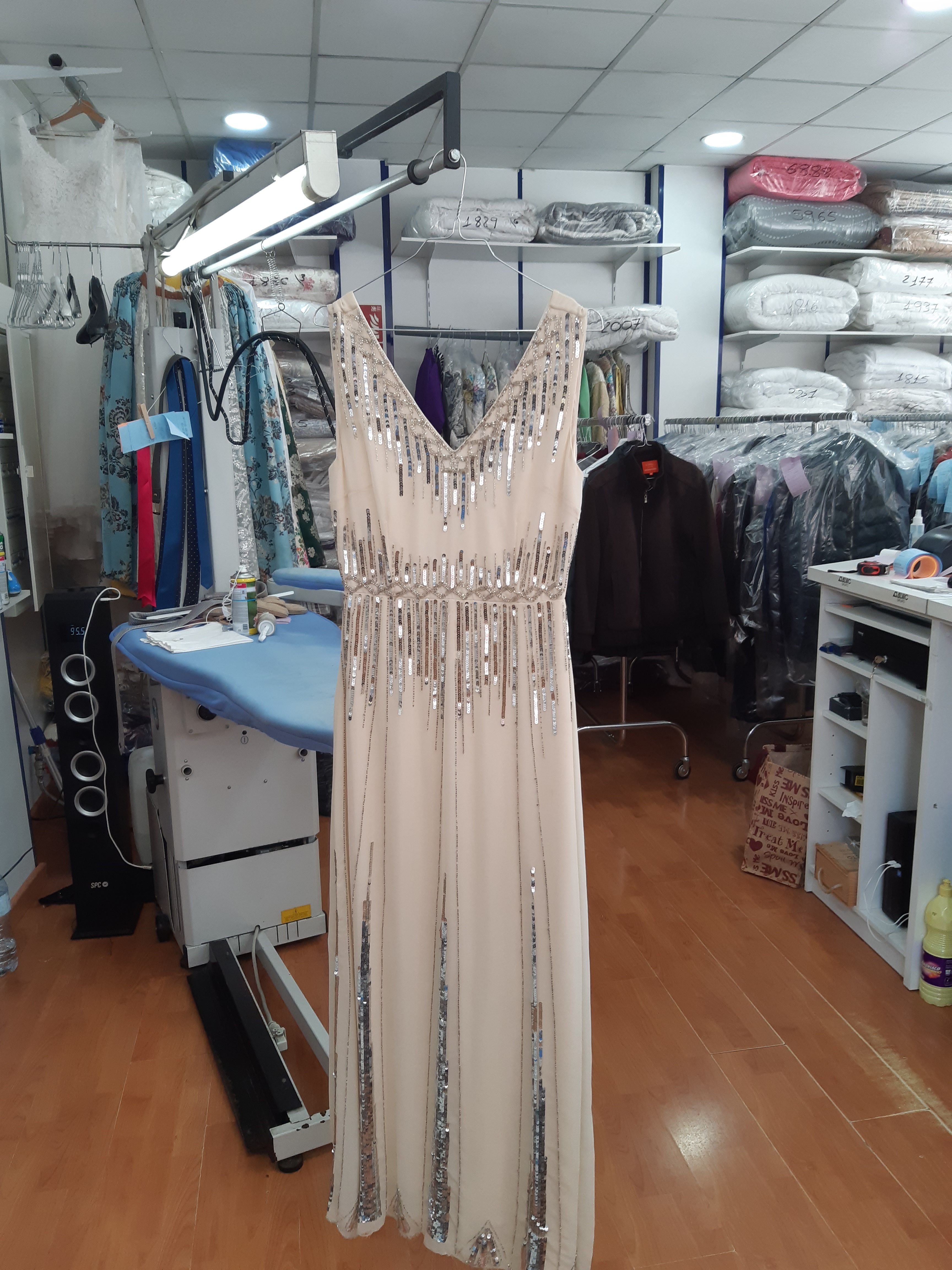 Trajes de fallera, fiesta y novia: Catálogo de Tintorería Darling Trajes de fallera, fiesta y novia: Catálogo de Tintorería Darling