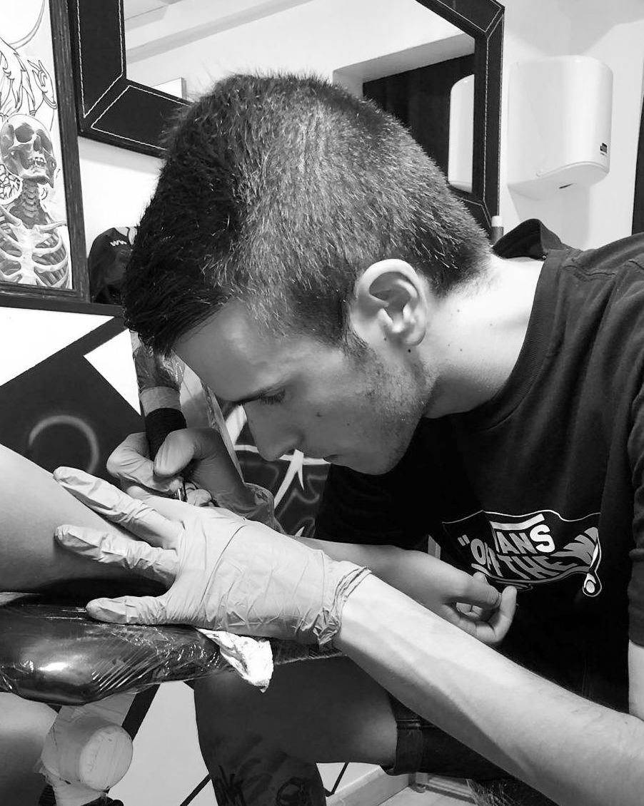 Pablo Pineda: Tattoo de Under Skin Tattoo Santa Co Pablo Pineda: Tattoo de Under Skin Tattoo Santa Co