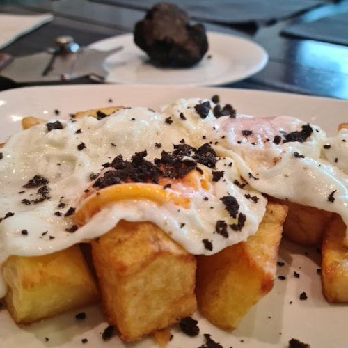 huevos rotos con trufa huevos rotos con trufa
