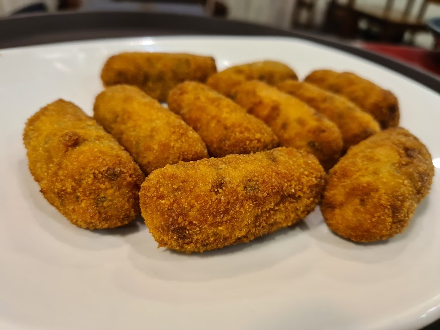 CROQUETAS TRUFADAS: Carta de Bar Restaurante Doña Elena CROQUETAS TRUFADAS: Carta de Bar Restaurante Doña Elena