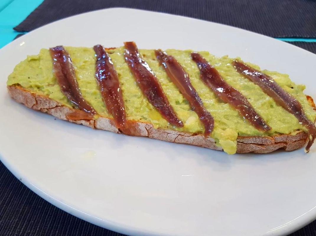 tostas en las tablas madrid restaurante Doña Elena tostas en las tablas madrid restaurante Doña Elena