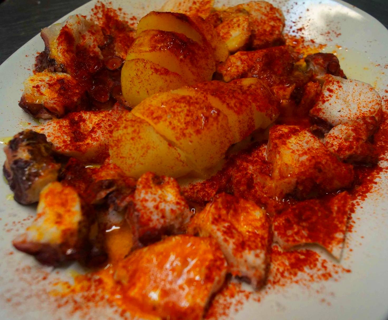 Pulpo ala gallega: Carta de Bar Restaurante Doña Elena Pulpo ala gallega: Carta de Bar Restaurante Doña Elena