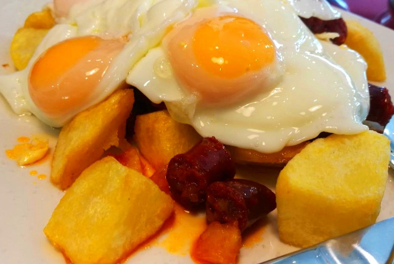 HUEVOS ROTOS EN LAS TABLAS RESTAURANTE DOÑA ELENA HUEVOS ROTOS EN LAS TABLAS RESTAURANTE DOÑA ELENA
