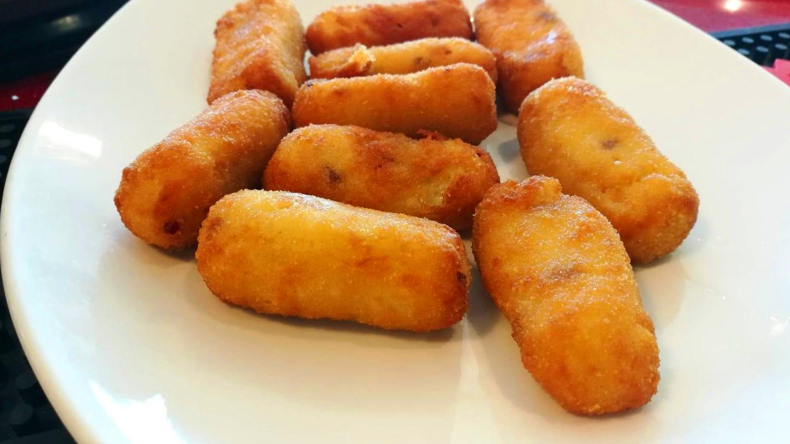 croquetas caseras en las tablas restaurande Doña Elena croquetas caseras en las tablas restaurande Doña Elena