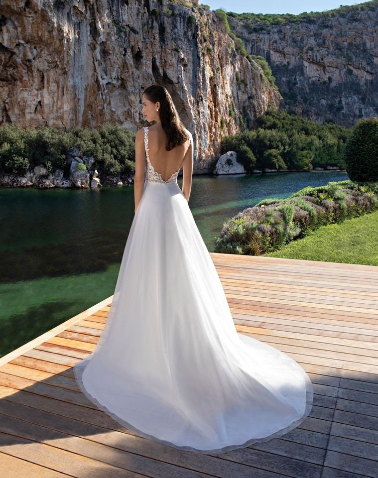 Trajes de novia: Ceremonia y comunión de Eros Ceremonia & Comunión Trajes de novia: Ceremonia y comunión de Eros Ceremonia & Comunión