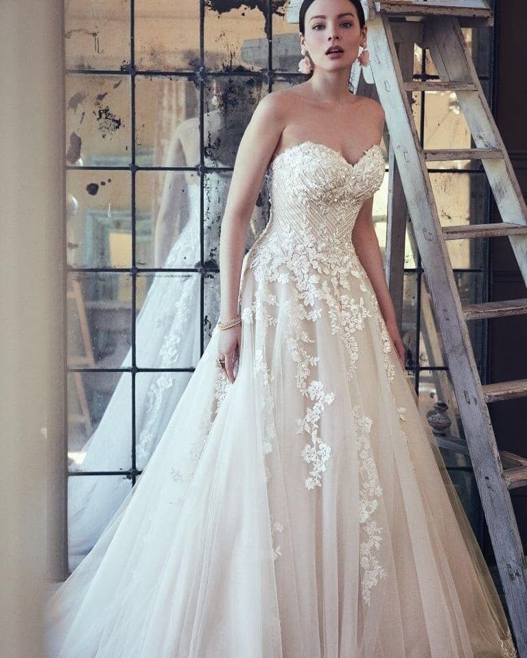 Trajes de novia: Ceremonia y comunión de Eros Ceremonia & Comunión Trajes de novia: Ceremonia y comunión de Eros Ceremonia & Comunión