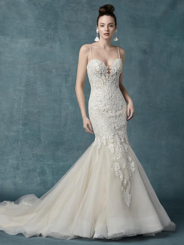 Trajes de novia: Ceremonia y comunión de Eros Ceremonia & Comunión Trajes de novia: Ceremonia y comunión de Eros Ceremonia & Comunión