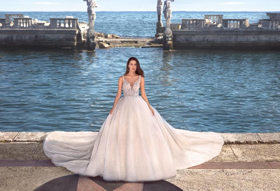 Trajes de novia: Ceremonia y comunión de Eros Boutique Nupcial Trajes de novia: Ceremonia y comunión de Eros Boutique Nupcial