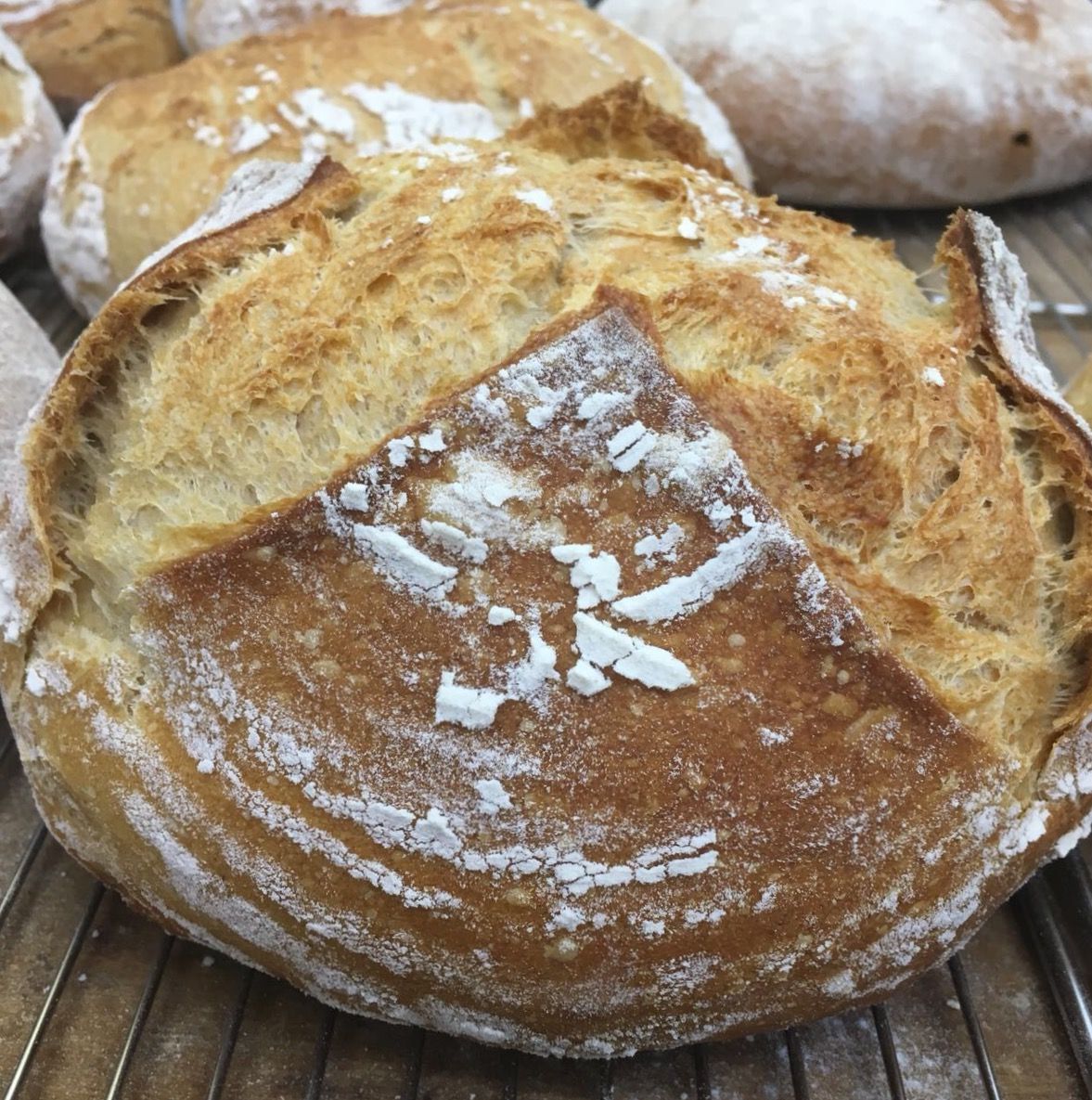 Pan de hogaza: Servicios de Delikatessen Pan de hogaza: Servicios de Delikatessen