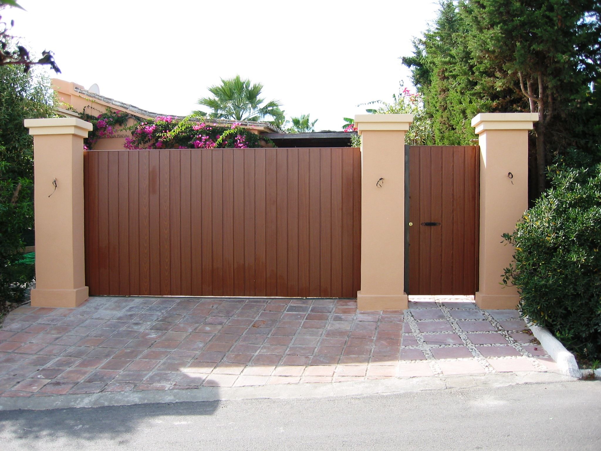 Puertas automáticas: Productos y servicios de AUTOPUERTAS FUENGIROLA Puertas automáticas: Productos y servicios de AUTOPUERTAS FUENGIROLA