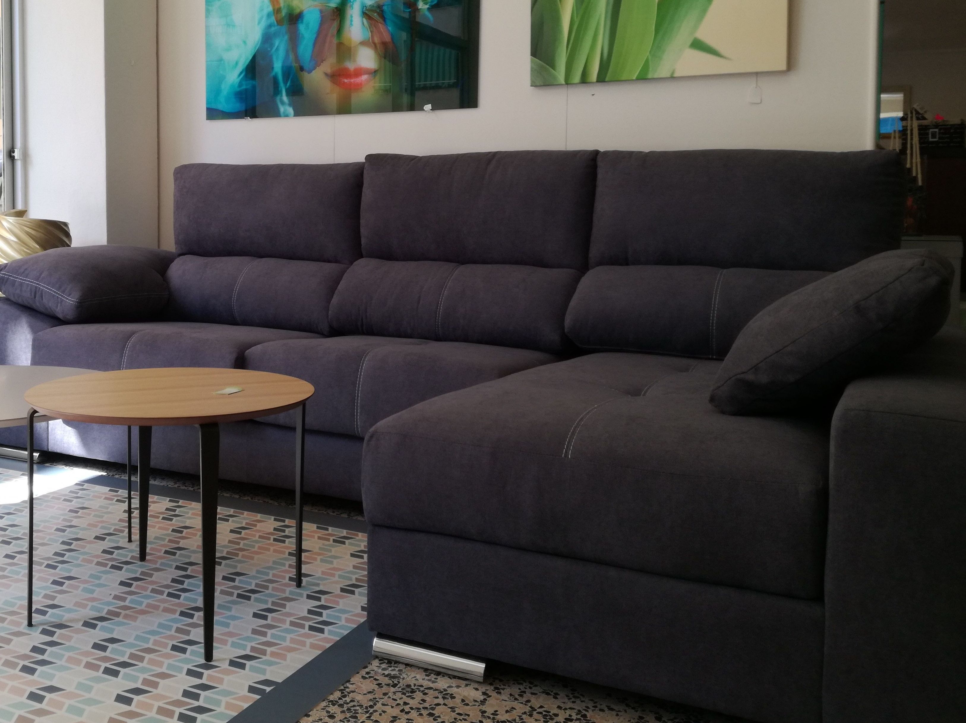 Cheslong extraible y reclinable 2.90cm. Asiento con muelles Cheslong extraible y reclinable 2.90cm. Asiento con muelles
