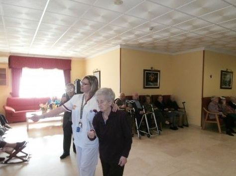 Atención de enfermería : Servicios de Años Dorados II Centro Residencial para Mayores Atención de enfermería : Servicios de Años Dorados II Centro Residencial para Mayores