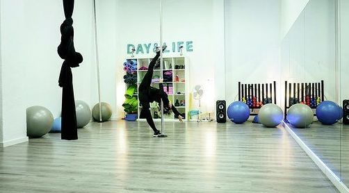 Pole Dance: Disciplinas de Day & Life Pole Dance: Disciplinas de Day & Life