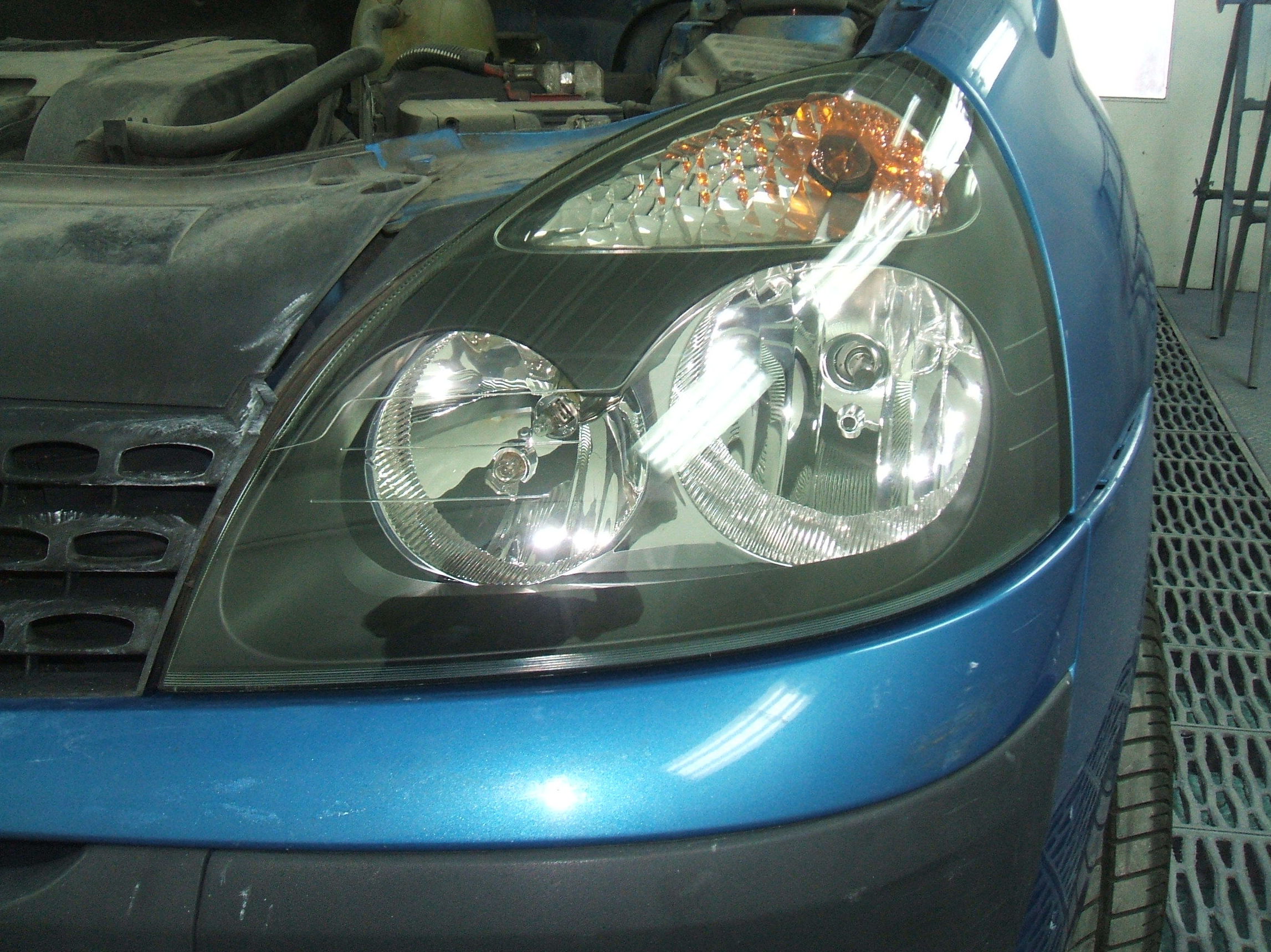 Pulido de faros.: Servicios de Auto Plancha Piera Pulido de faros.: Servicios de Auto Plancha Piera