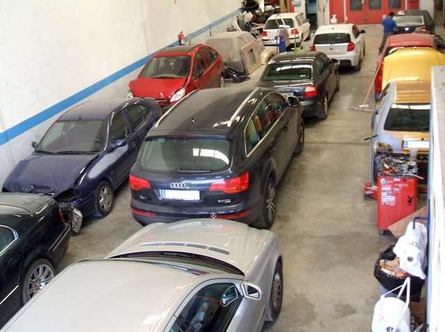 Coche de sustitución: Servicios de Auto Plancha Piera Coche de sustitución: Servicios de Auto Plancha Piera