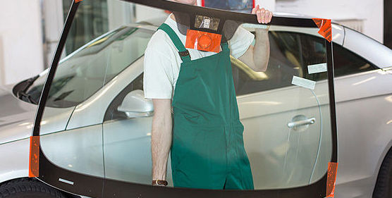 Sustitución de lunas: Servicios de Auto Plancha Piera Sustitución de lunas: Servicios de Auto Plancha Piera