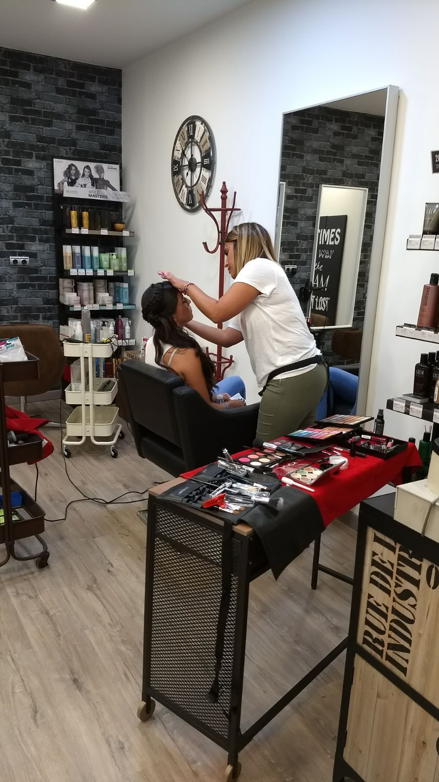 Maquillaje y depilación: Servicios de Marce Peluqueros Maquillaje y depilación: Servicios de Marce Peluqueros