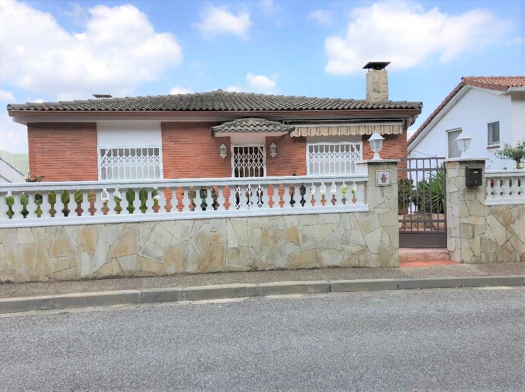 Casa en venta en Can Guey Torrelles de llobregat: Servicios de JG FInques i Gestió Casa en venta en Can Guey Torrelles de llobregat: Servicios de JG FInques i Gestió