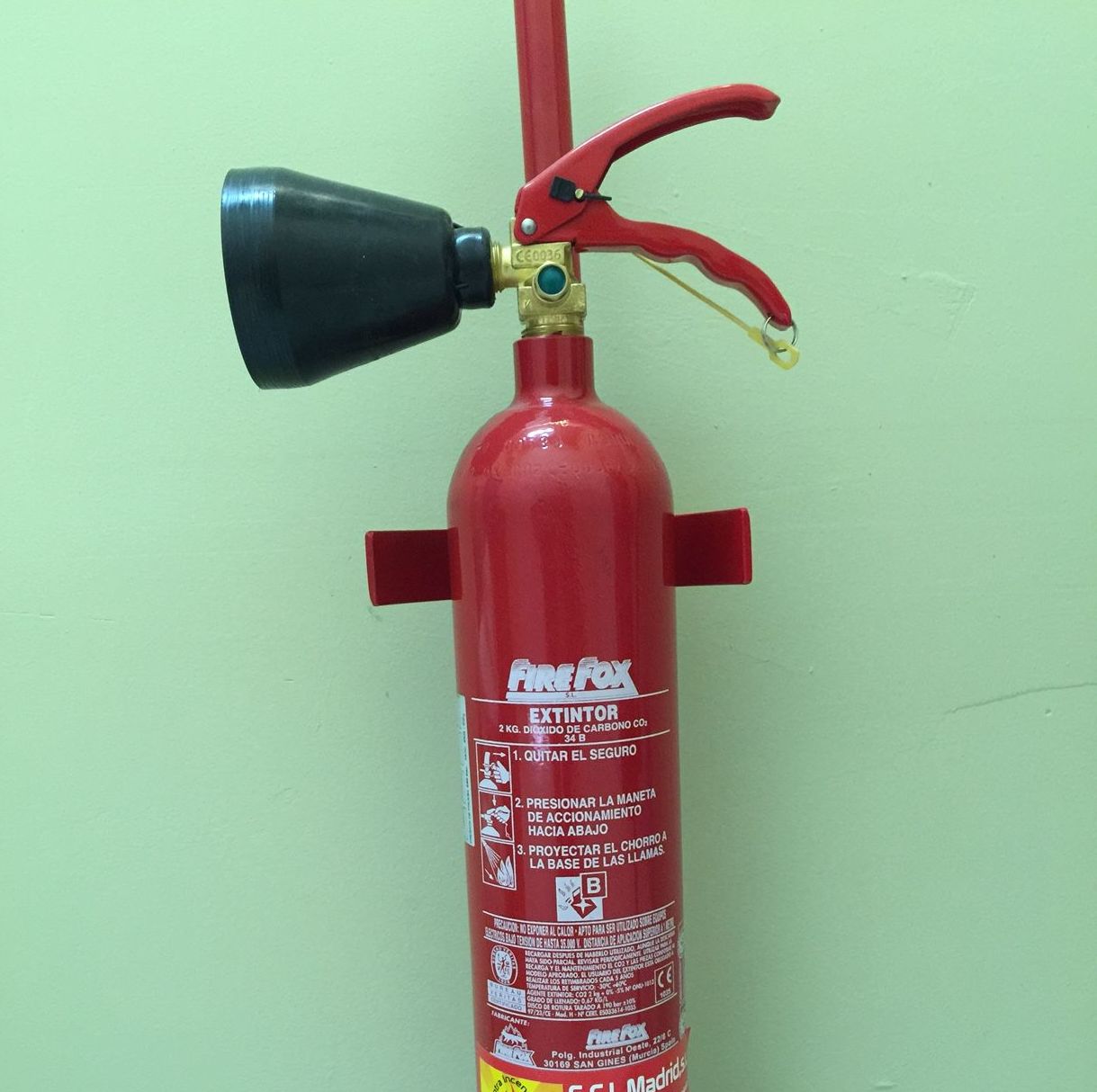 Extintores CO2 - 2 kg.: Servicios contra incendios de Sistemas contra incendios Madrid Extintores CO2 - 2 kg.: Servicios contra incendios de Sistemas contra incendios Madrid