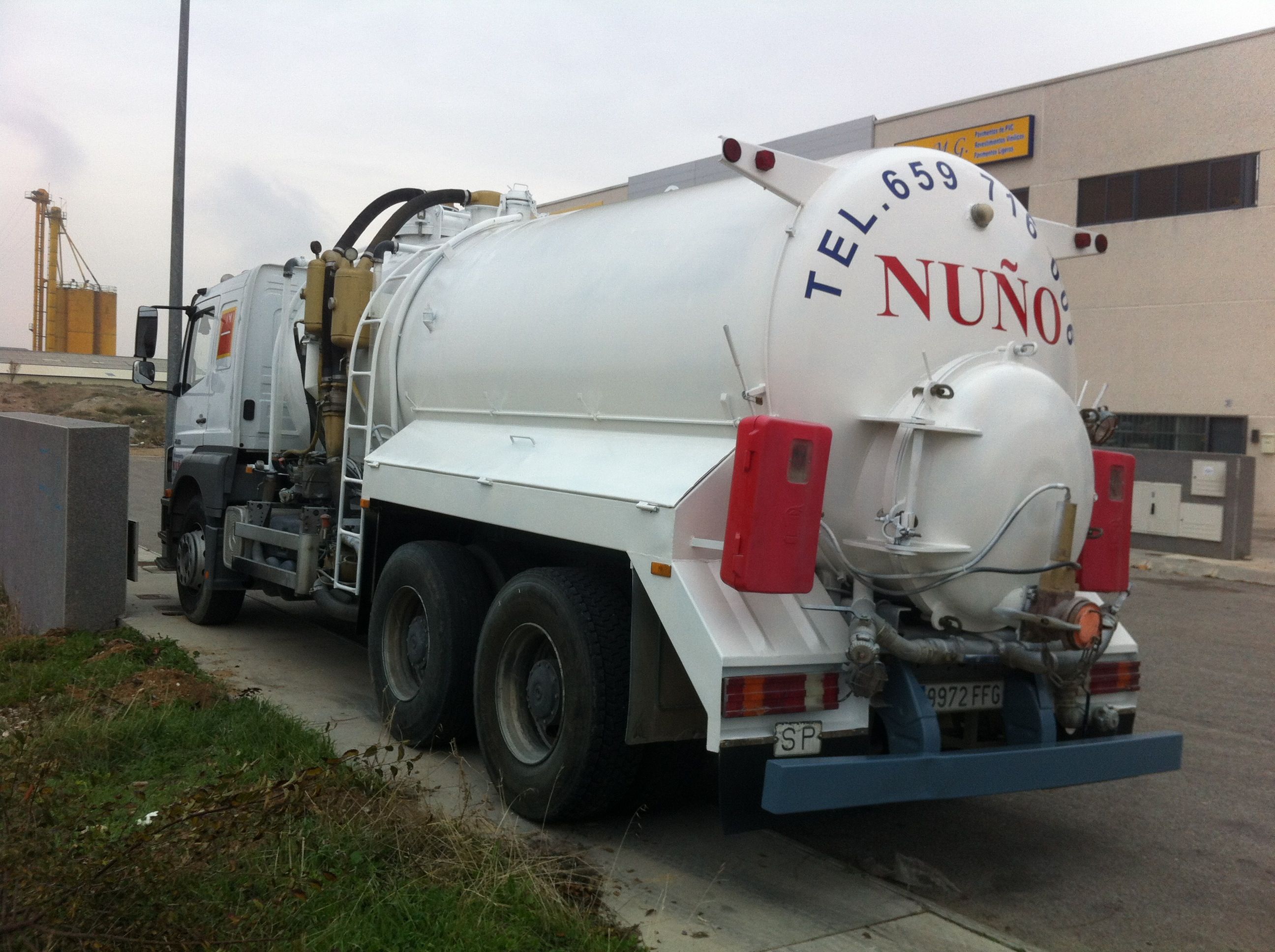 Foto 2 de Abastecimiento de agua en Alcorcón | Transportes Nuño