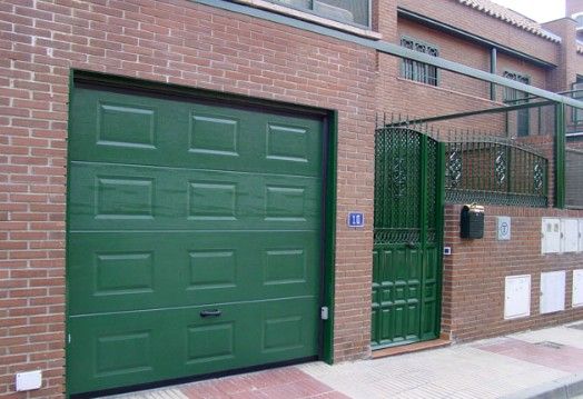 De Garaje: Productos de Cerrajería ACU De Garaje: Productos de Cerrajería ACU
