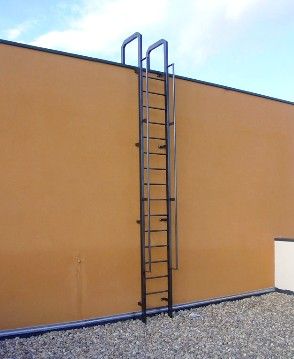 Escaleras: Productos de Cerrajería ACU Escaleras: Productos de Cerrajería ACU