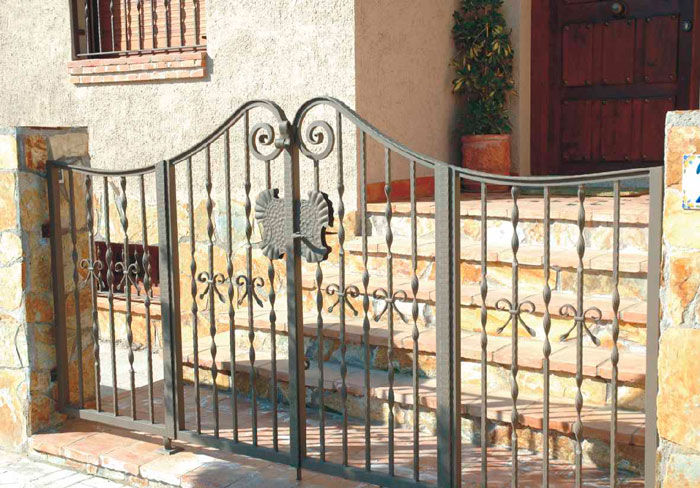 PUERTA ABATIBLE PUERTA ABATIBLE