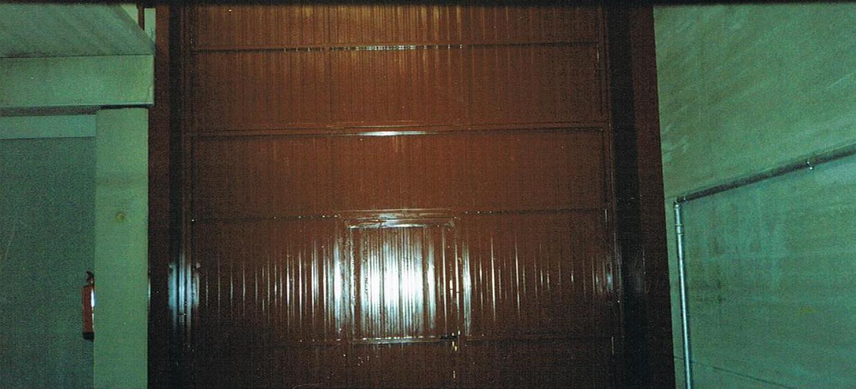 PUERTA BASCULANTE PUERTA BASCULANTE