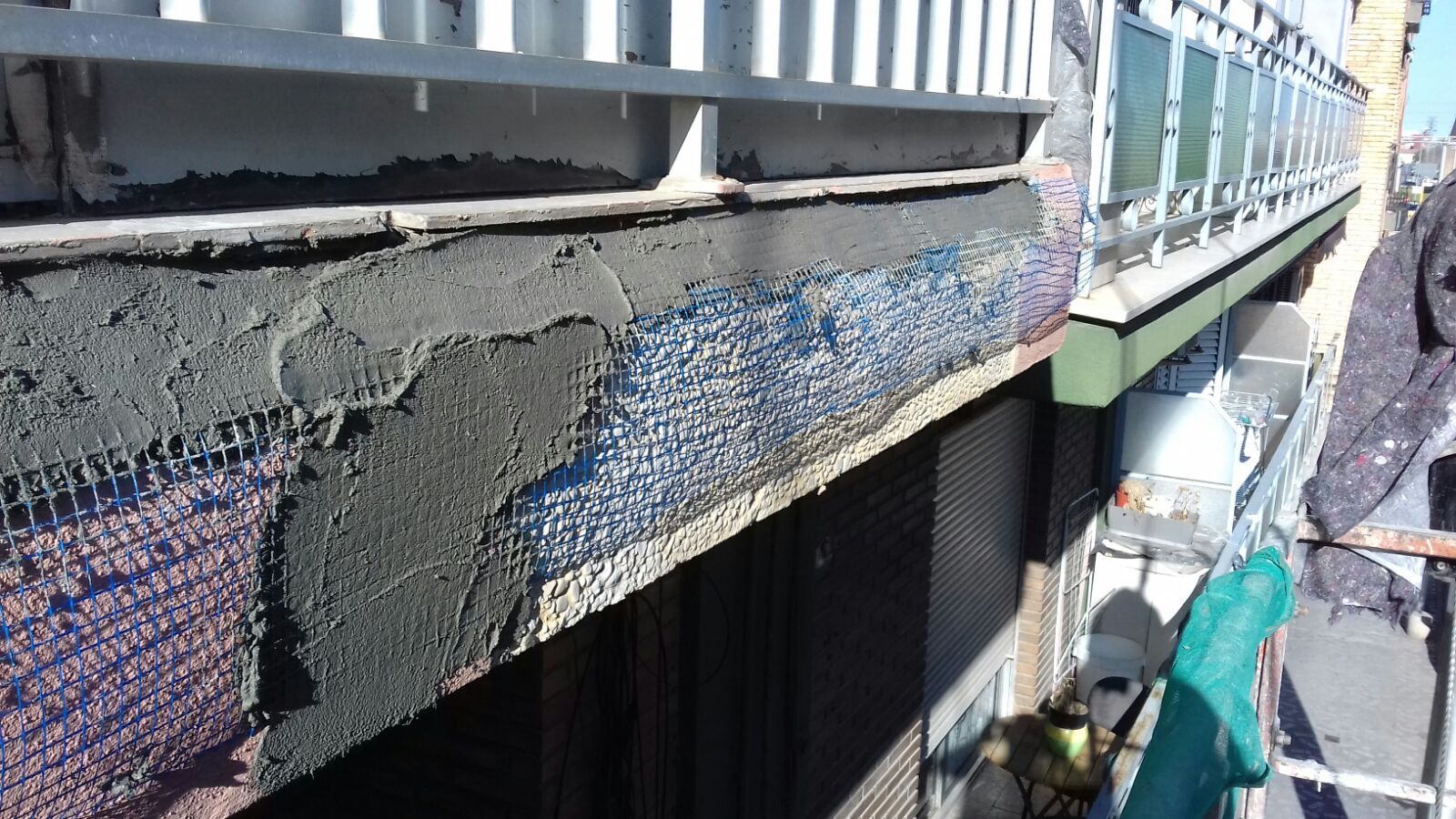 Restauración e impermeabilización de tejados en casas viejas: Servicios de Fachadas Monzón Restauración e impermeabilización de tejados en casas viejas: Servicios de Fachadas Monzón