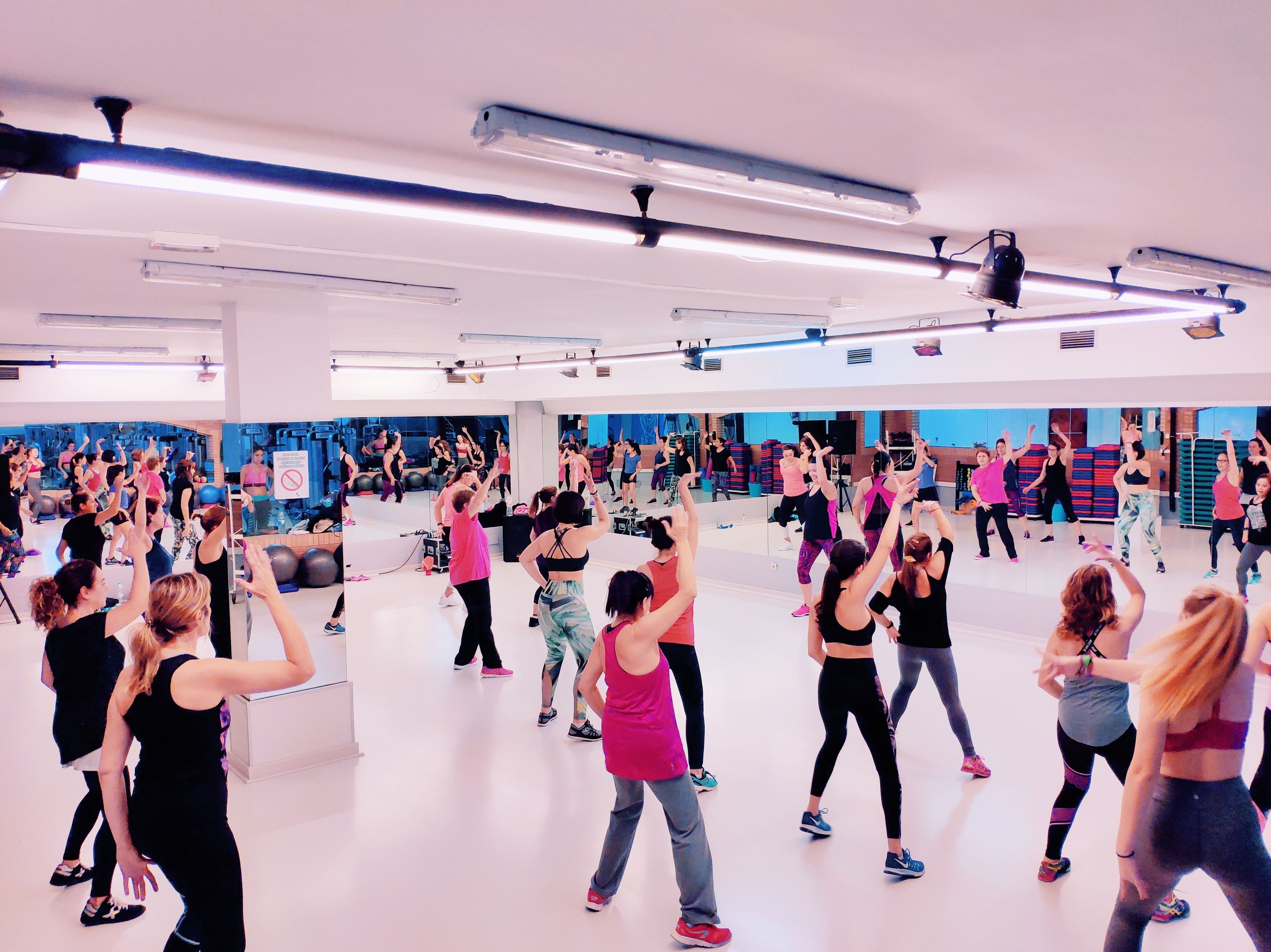 Zumba: Actividades y cuotas de Activa T & S Zumba: Actividades y cuotas de Activa T & S