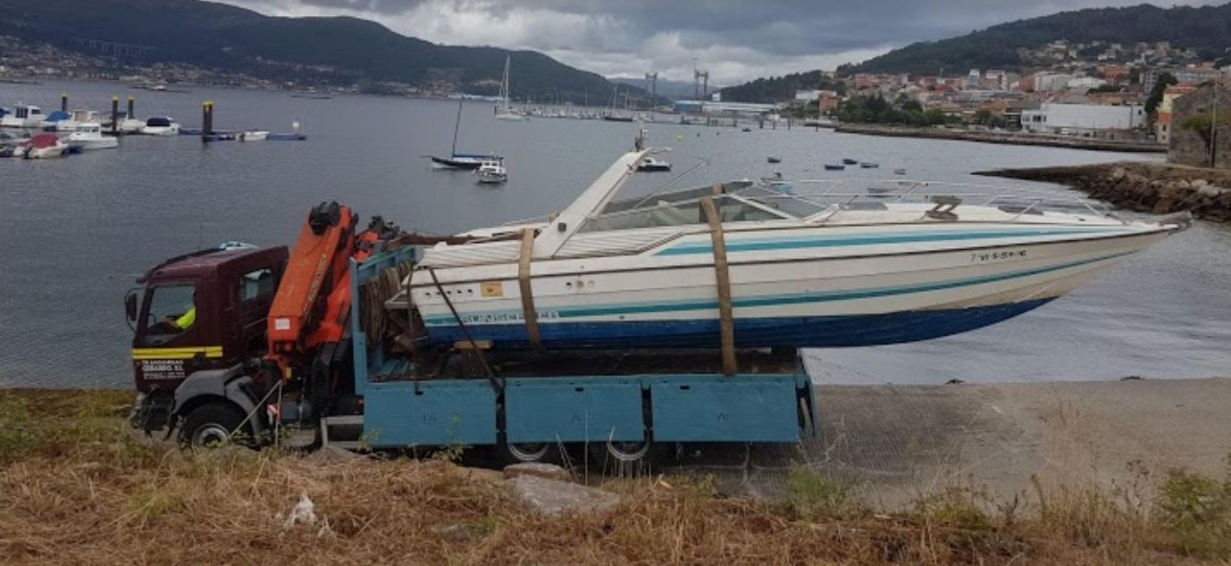 Movimientos de barcos de recreo: Servicios de Transgrúas Gerardo Movimientos de barcos de recreo: Servicios de Transgrúas Gerardo