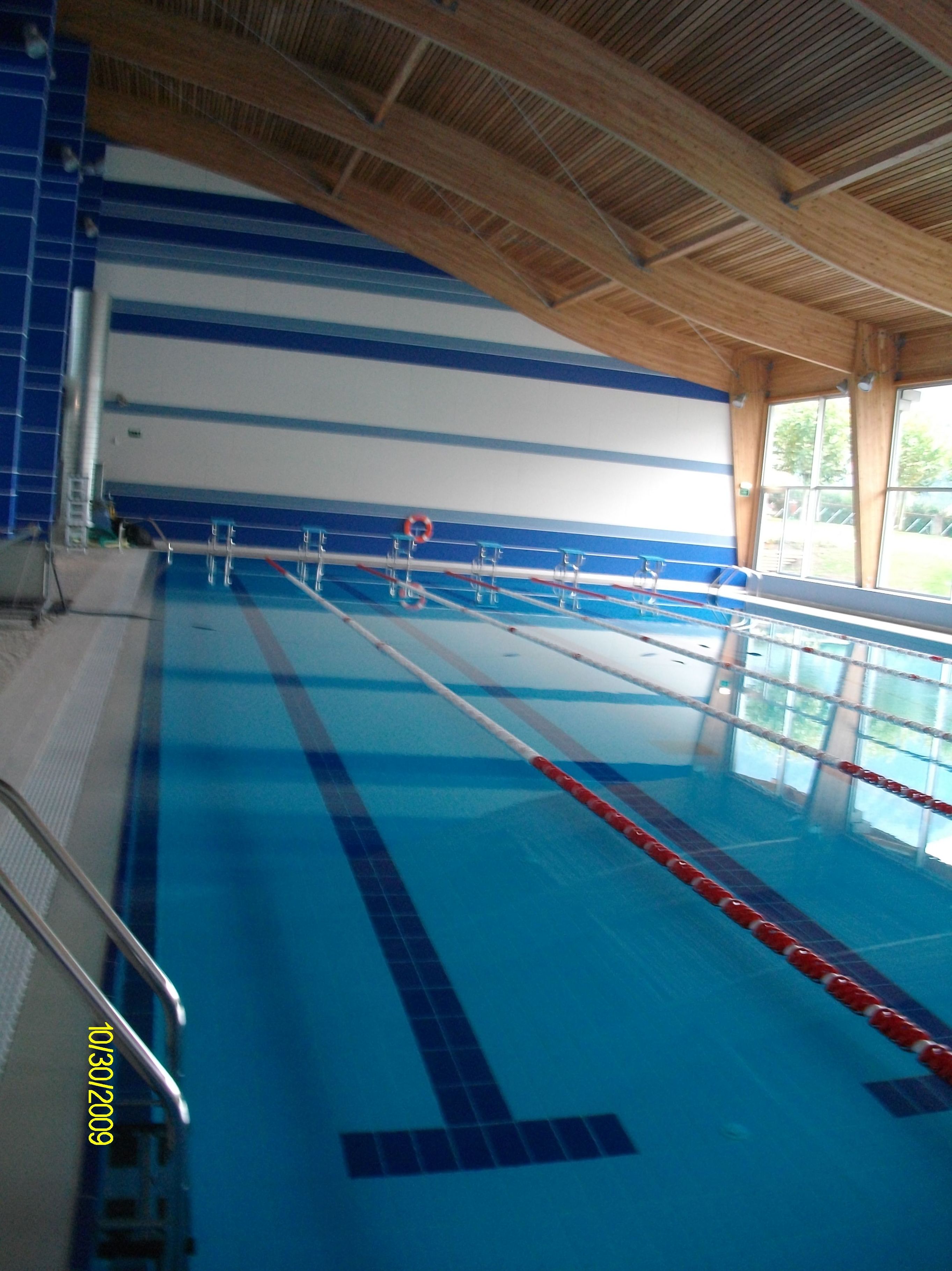 Limpieza de piscinas cubiertas de Sodupe para la empresa Exbasa