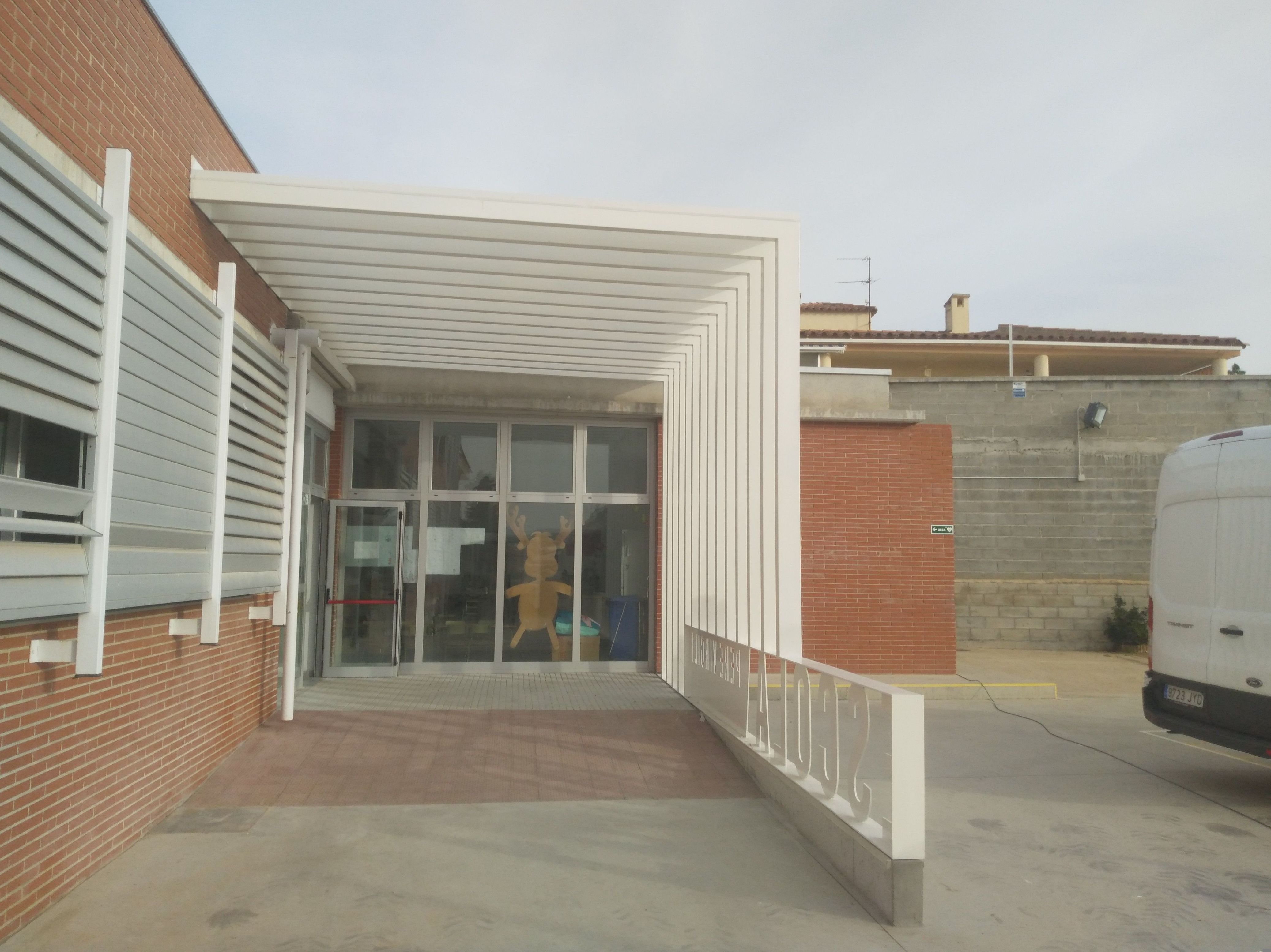 Estructura Metálica Porcho, en Escuela Pere Verges Vilallonga del Camp: Trabajos realizados de Global Metall, S.C.P. Estructura Metálica Porcho, en Escuela Pere Verges Vilallonga del Camp: Trabajos realizados de Global Metall, S.C.P.