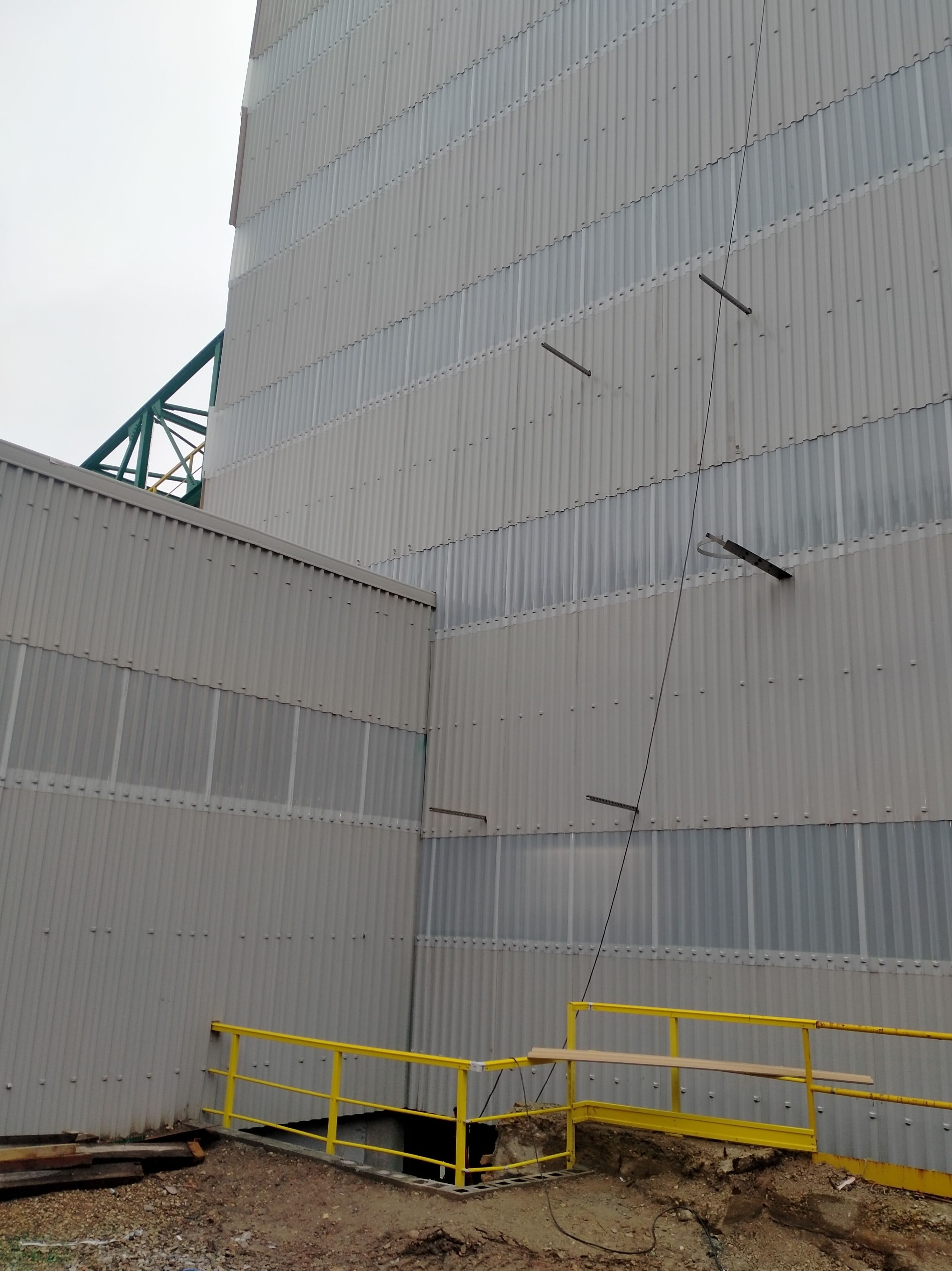 CERRAMIENTO MEDIANTE POLIMGLASS Y POLICARBONATO MINAS DE SAL: Trabajos realizados de Global Metall Taller, SL CERRAMIENTO MEDIANTE POLIMGLASS Y POLICARBONATO MINAS DE SAL: Trabajos realizados de Global Metall Taller, SL