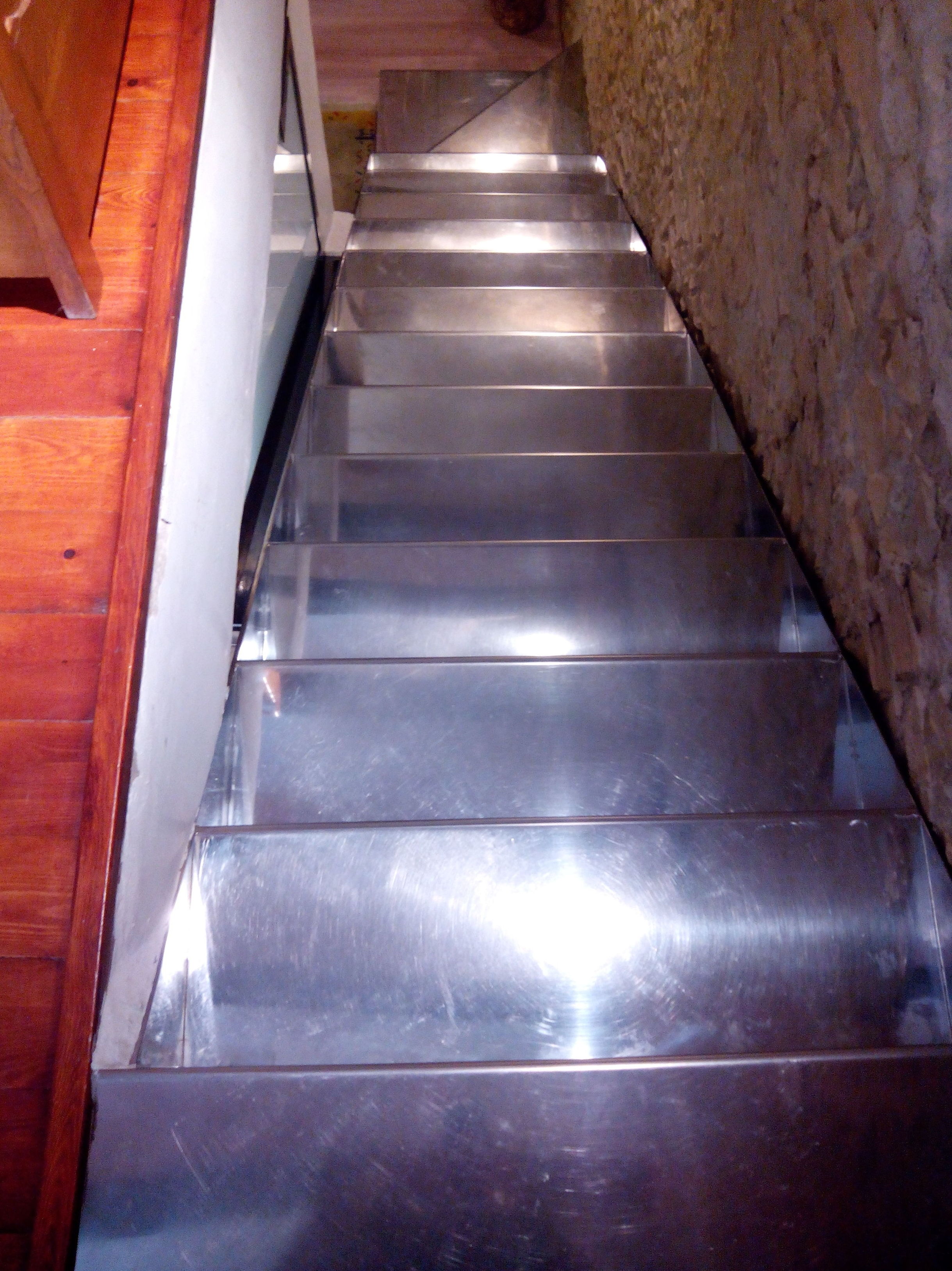 Escalera de escalón continuado de acero inoxidable: Trabajos realizados de Global Metall, S.C.P. Escalera de escalón continuado de acero inoxidable: Trabajos realizados de Global Metall, S.C.P.