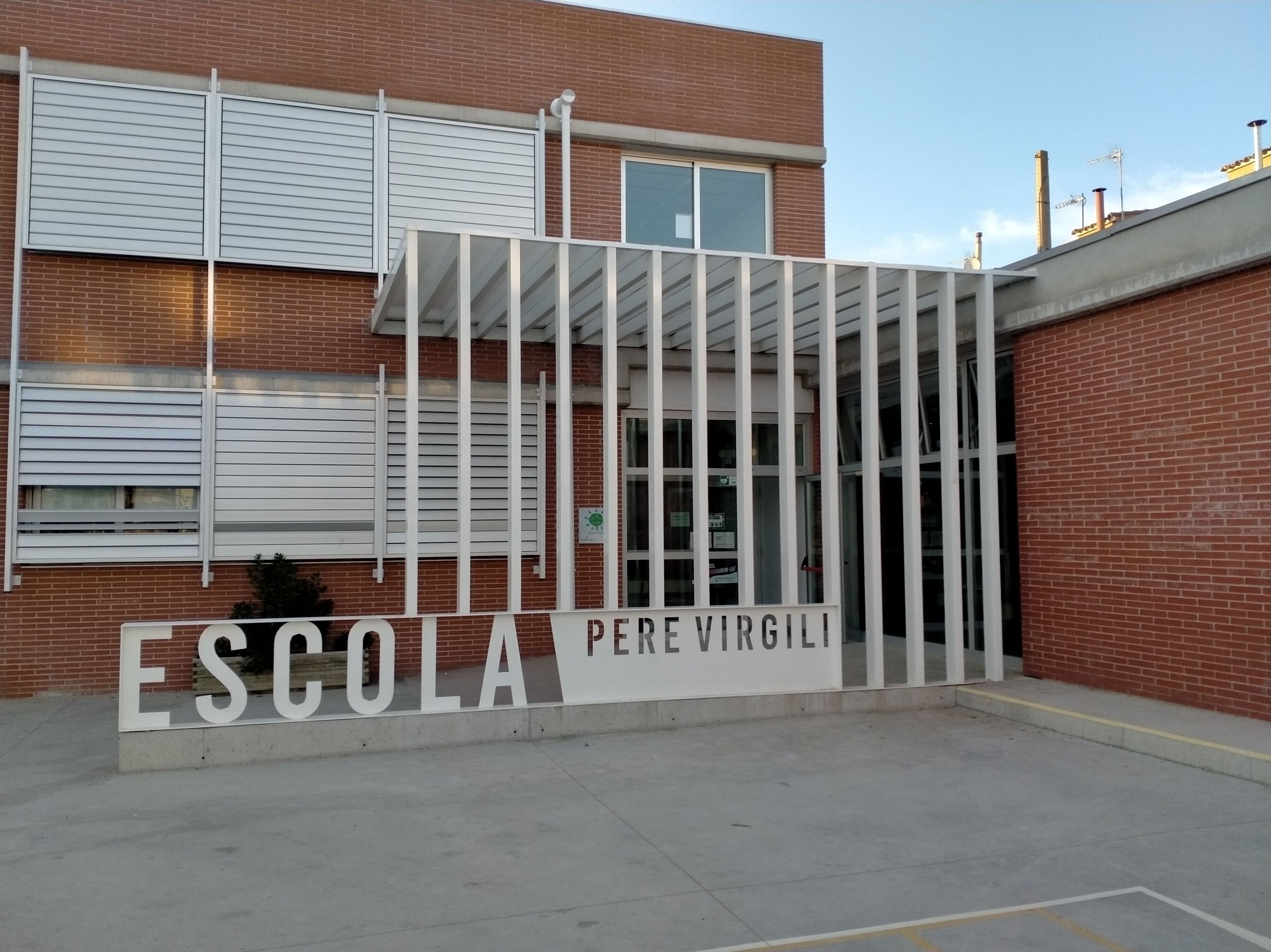 Porcho pequeño entrada Porcho pequeño entrada